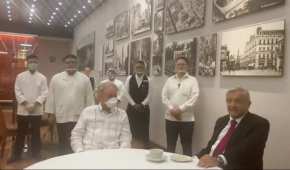 El presidente visitó el ya clásico restaurante ubicado en el Centro de la CDMX