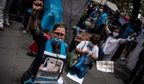 Manifestantes en contra del aborto celebran la decisión de la SCJN
