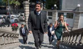 El gobernador de Chihuahua asegura que César Duarte apoyó con recursos a Carlos Salinas