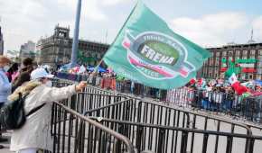 Simpatizantes de FRENAAA se reunieron en el Zócalo capitalino para exigir la renuncia del presidente