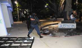 Elementos policiacos de Cancún dispararon para frenar la protesta por el feminicidio de 'Alexis'