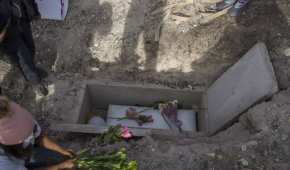 Un grupo de mujeres ayudó a que Dulce María fuera sepultada