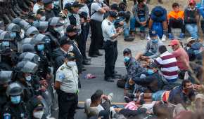 La policía y el Ejército de Guatemala reprimieron a la caravana migrante
