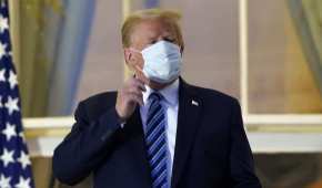 Fuentes dijeron al diario estadounidense que Trump tuvo un problema pulmonar que se asocia a la neumonía