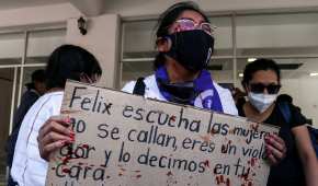 Feministas han protestado por la forma en que el presidente defiende a Félix Salgado.