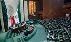 Desde el 2000, año en que llegó la alternancia en el poder en México, ha tenido como resultado gobiernos sin mayoría