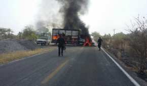 Fueron suspendidas las salidas de transporte hacia Apatzingán, Buenavista, Coalcomán y Tepalcatepec