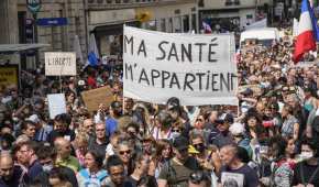 Miles de personas respondieron a los llamados de tomar las calles hecho por Florian Philippot, un político radical de ultraderecha
