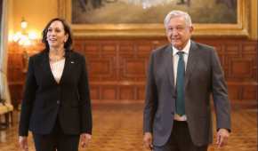 El 'chascarrillo' fue hecho por la vicepresidenta de EU durante su visita a México, reveló AMLO en su más reciente libro