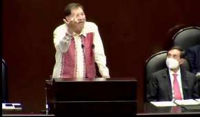El diputado Gerardo Fernández Noroña le pintó dedo a una diputada del PAN