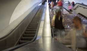 Actualmente, se encuentran abiertos 14 frentes de trabajo para la sustitución de escaleras en estaciones del Metro