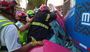 El conductor resulto herido y prensado, pero fue rescato por personal de Bomberos