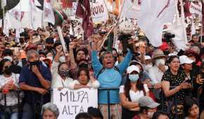Miles de simpatizantes de Morena manifestaron su apoyo a la consulta