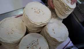 La tortilla se incrementó hasta los 28 pesos en algunas partes de México