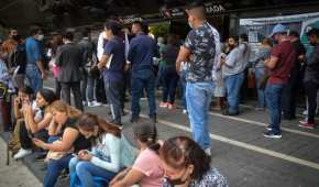 Las oficinas del SAT recibieron a miles de mexicanos que buscaban su Constancia Fiscal