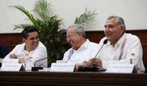 Viajó a Sinaloa para dialogar con los legisladores del Congreso local