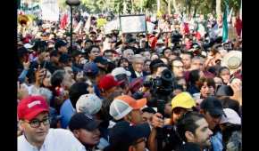 El mandatario marcha del Ángel de la Independencia al Zócalo