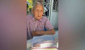 Don Paco se convirtió en el alumno de mayor edad en graduarse en Guerrero