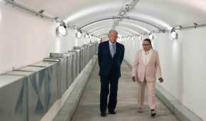 López Obrador pasó y se fotografió con la secretaria de Seguridad en el polémico túnel