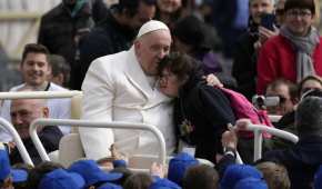 La Santa Sede se limitó a decir que la visita del pontífice al hospital Gemelli estaba “fechada de antemano”