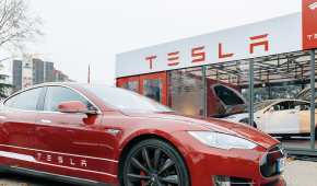 La planta de Tesla en China produjo más de la mitad de sus automóviles a nivel global en 2022