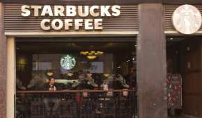 En contraste, la operadora de Starbucks dijo que, si la inflación cede, podría bajar precios