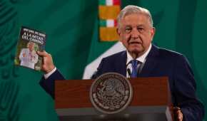 López Obrador ha escrito una decena de libros, 'A la mitad del camino' es el más reciente