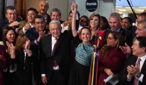 El presidente López Obrador entregó a Claudia el bastón de mando
