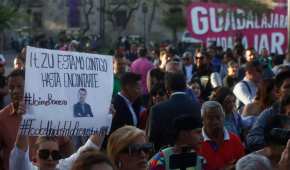 Decenas de personas exigen a las autoridades de Jalisco la localización de Jaime Barrera