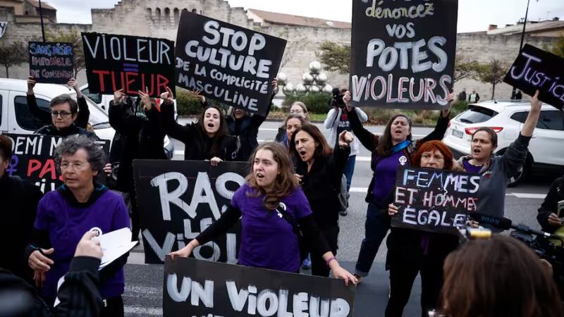 Cirujano francés acusado de violar a 299 pacientes menores de edad, será llevado a juicio