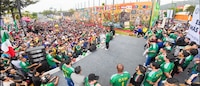 GAM obtiene Récord Guinness por mural sobre la historia del futbol en México