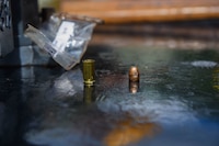 Muere adolescente en Sinaloa tras recibir una bala perdida mientras él trabajaba