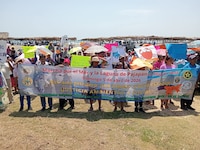 Veracruzanos se manifiestan y denuncian poca acción contra el derrame de hidrocarburos