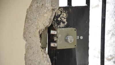 La defensa indicó que el juez dijo que él autorizó un cateo y no un aseguramiento