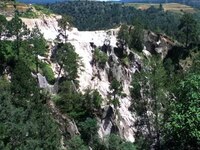 Reportan derrumbe en banco de arena en Tlahuapan, Puebla; habría 1 persona muerta