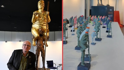 Trump desnudo y bañado en oro, así es la polémica estatua que llegó al Parlamento Europeo