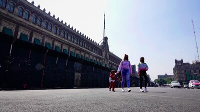Las vallas generalmente se usan en protestas donde se anuncia la presencia de los llamados bloques negros