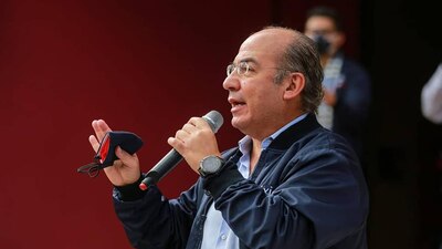 El expresidente aseguró que los senadores trabajaban en condiciones insalubres