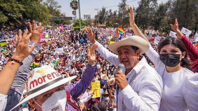 El INE tumbó la candidatura del morenista argumentando falta de transparencia en actos de precampaña