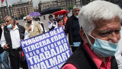 Trabajadores de la tercera edad se manifestaron recientemente para pedir que les restituyeran su fuente de ingreso