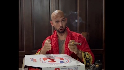 Al influencer también se le acusa de tener un grupo de delincuencia organizada y trata