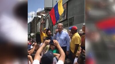 Visitó el país sudamericano en donde habló de democracia