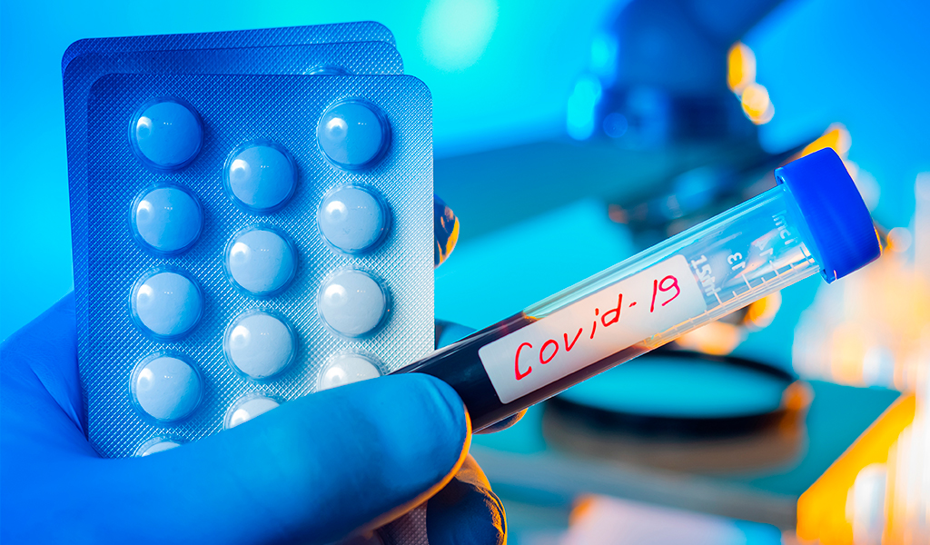 Pfizer, Roche y AstraZeneca, están ensayando pastillas antivirales, pero la más avanzada es de Merck and Ridgeback