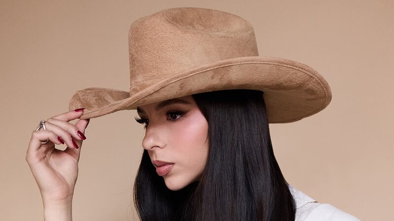 Nodal “no puede vivir sin el huevo en salsa” que ella le prepara, revela Ángela Aguilar