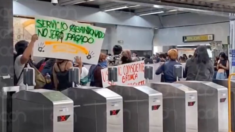 Estudiantes dan “entrada libre” al Metro como protesta por fallas múltiples en la L3