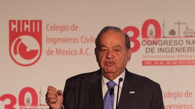 Carlos Slim Helú se tituló en 1963 como ingeniero civil por la Universidad Nacional Autónoma de México