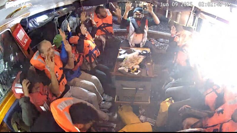 Israel secuestra barco en el que viajaba Greta Thunberg y activistas que llevaban comida a Gaza