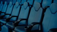 Mujer acusa a cine de ‘gordofóbico’ porque no cupo en los asientos