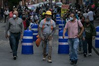 FMI proyecta contracción en la economía mexicana, por aranceles de Trump