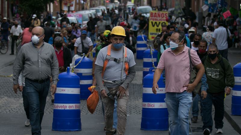 FMI proyecta contracción en la economía mexicana, por aranceles de Trump